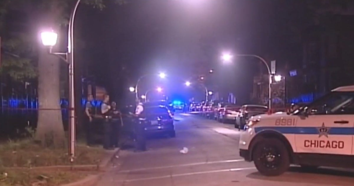 Chicago: More than 60 shot during holiday weekend - CBS News