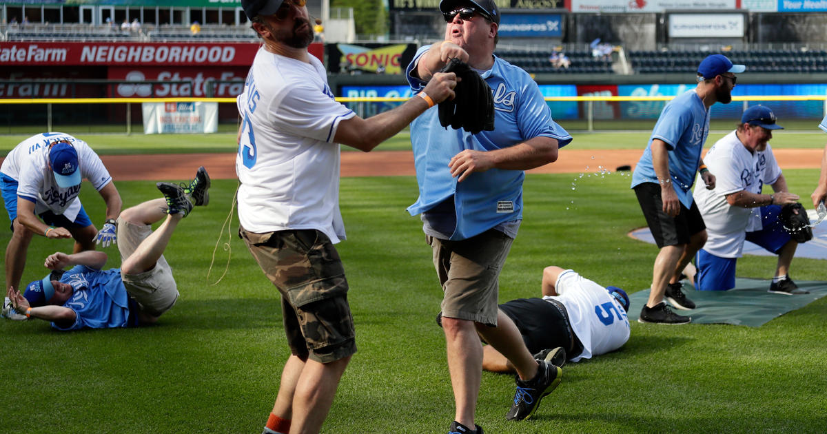 All-Star Celebrity Softball Game 2016: Andy Cohen, Jamie Foxx Pics