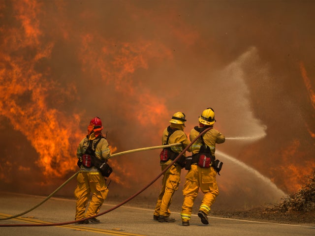 sand-fire-getty-579692568.jpg 