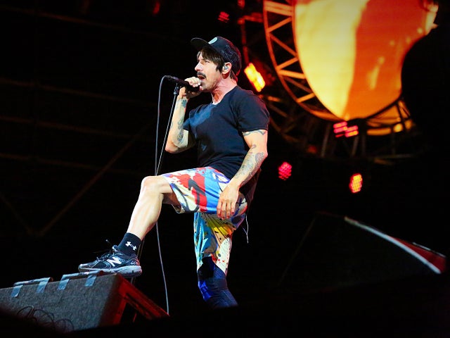 lollapalooza-2016-red-hot-chilli-peppers-anthony-kiedis-7.jpg 