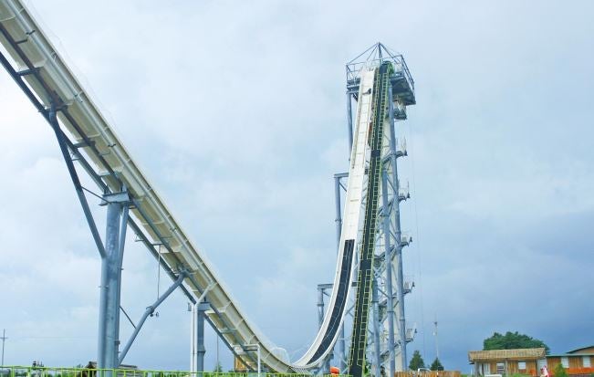 Young boy killed on world's tallest water slide in Kansas - CBS News