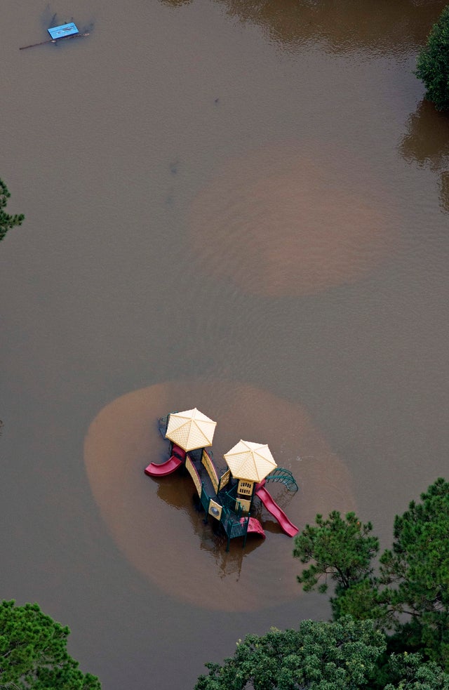 louisiana-flooding-ap810230929237.jpg 