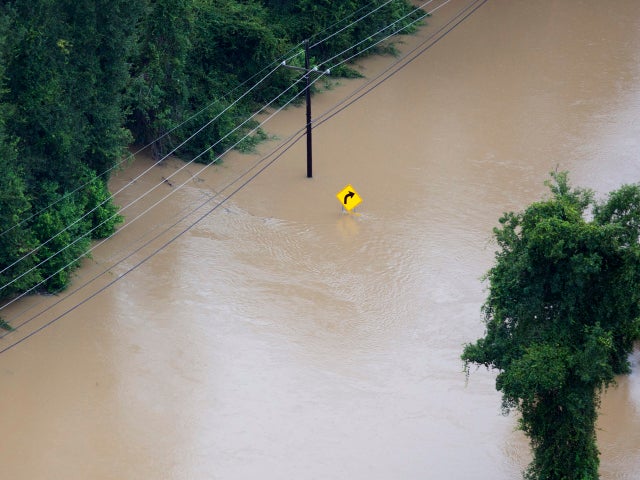 louisiana-flooding-ap197375844538.jpg 