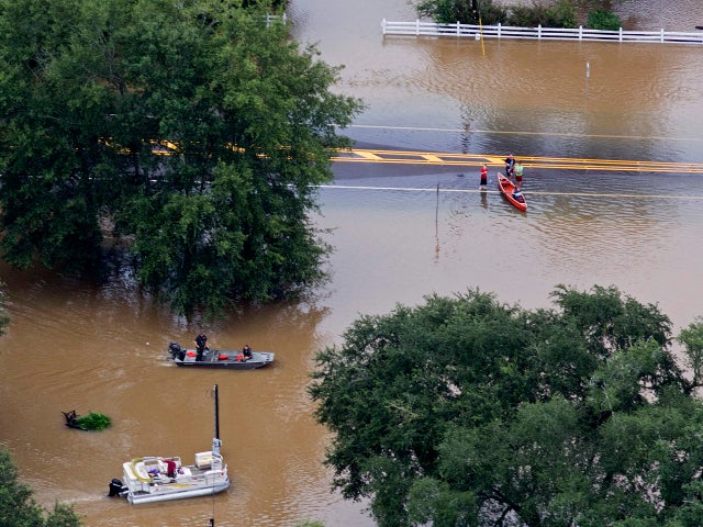 louisiana-flooding-ap223839232383.jpg 