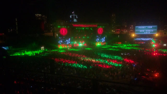 pearl-jam-wrigley.jpg 