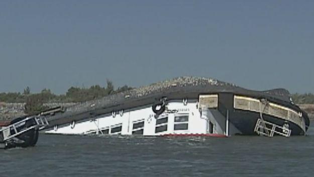 spirit-sacremanto-river-boat-capsize.jpg 