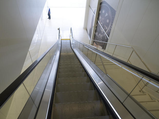 daniel-jones-escalator-down-to-oculus.jpg 