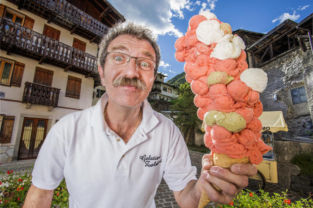 dimitri-panciera-most-ice-cream-scoops-balanced-on-a-cone-355.jpg 