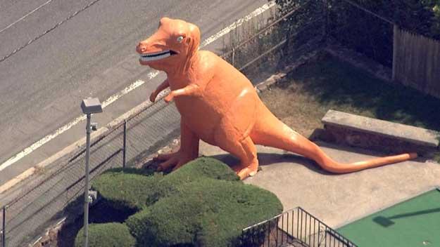 saugus-dinosaur.jpg 