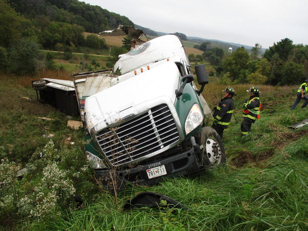 wisconsin-semi-truck-crash-2 