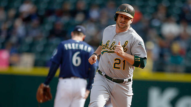Braves catcher Stephen Vogt out for rest of season after hernia