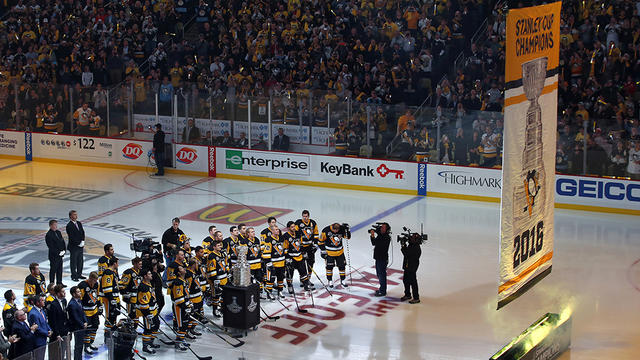Penguins raise the Championship banner, beat the Washington