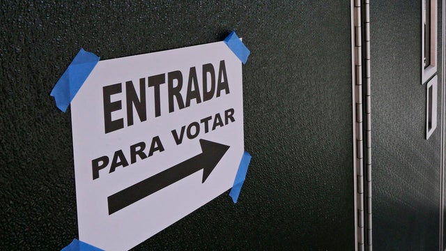 voting-sign-spanish-election-day-promo-ap-903251649119.jpg 