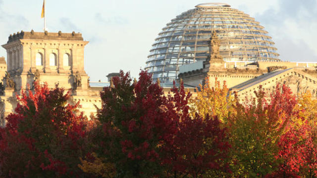 fall-foliage-2016-getty-615651042.jpg 