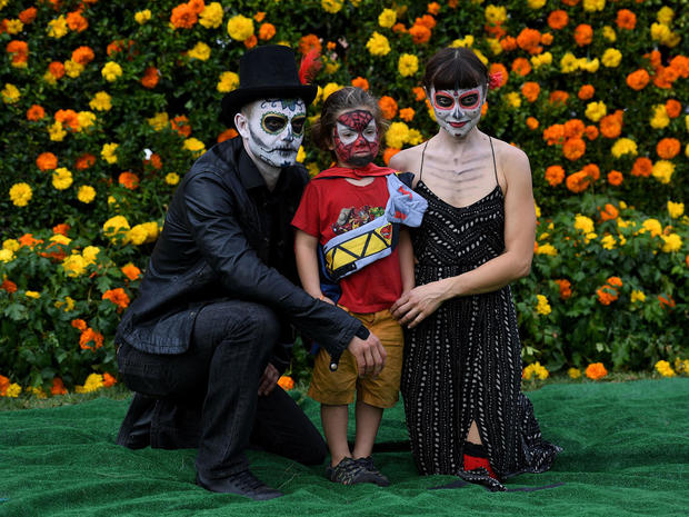 day-of-the-dead-getty-619123728.jpg 
