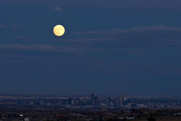 super-moon-over-denver-skyline-11-13-16-from-eve-klein-in-golden.jpg 