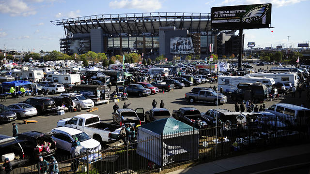 Parking for Eagles and Flyers games: Tips for avoiding parking lot