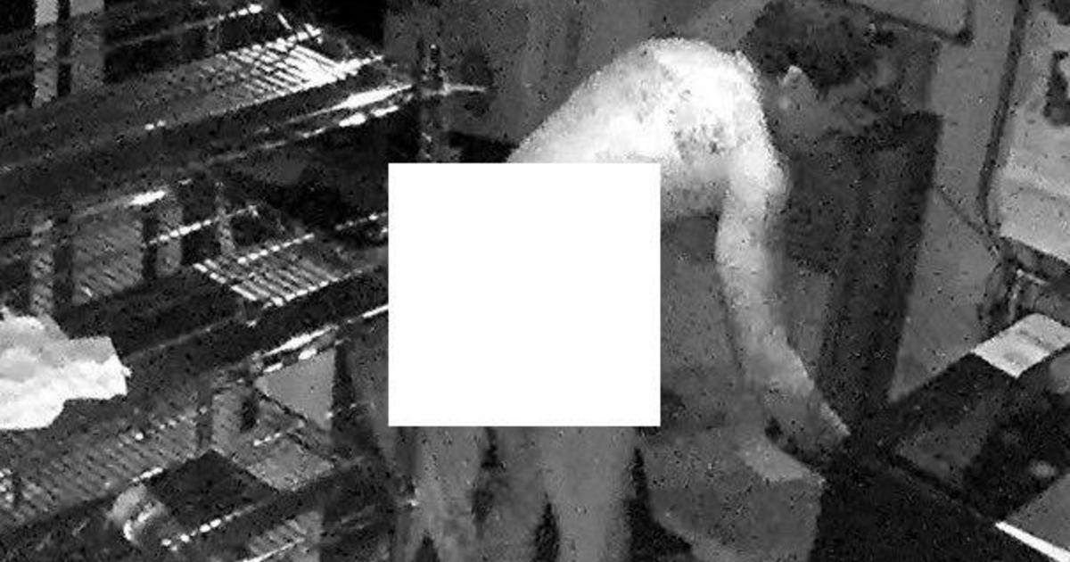 Police Robber Breaks Into Maryland Pizza Place Strips Nude Cbs News