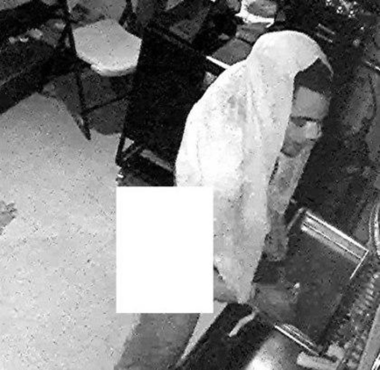 Police Robber Breaks Into Maryland Pizza Place Strips Nude Cbs News