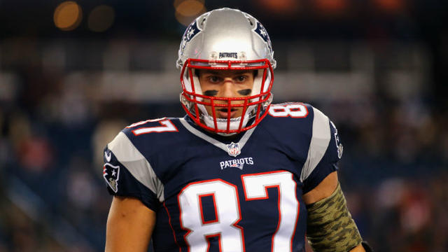 gronkowski-photo-by-jim-rogash-getty-images.jpg 