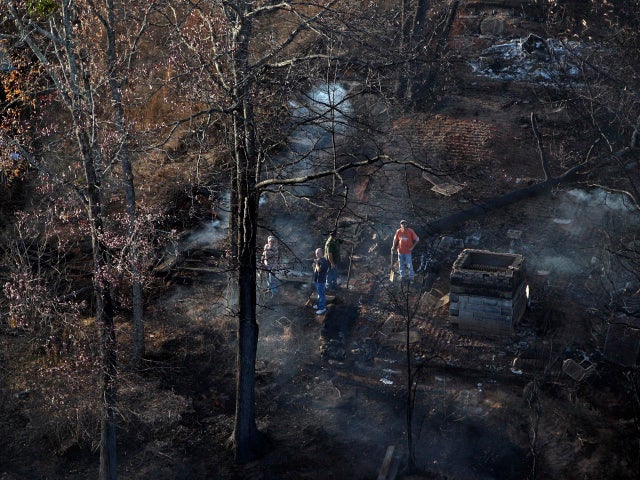 tennessee-wildfire-ap-16334816298771.jpg 