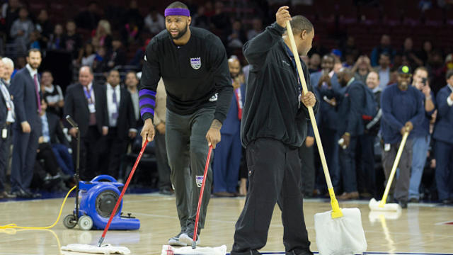 demarcus-cousins-mops-floor-in-philly.jpg 