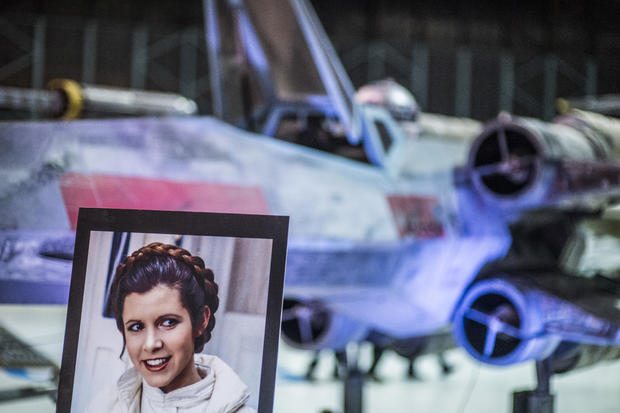 Hundreds Attend Carrie Fisher Vigil At Wings Over The Rockies Museum 