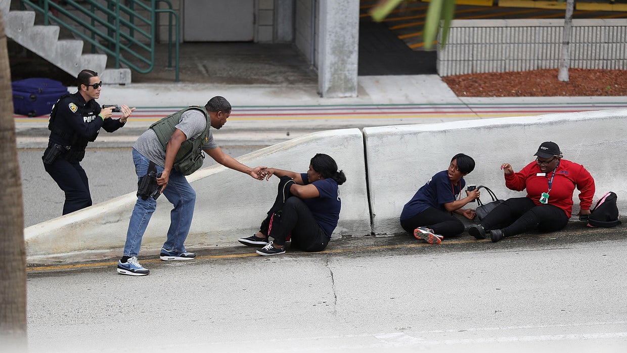 Fort Lauderdale airport shooting leaves at least 5 dead - CBS News