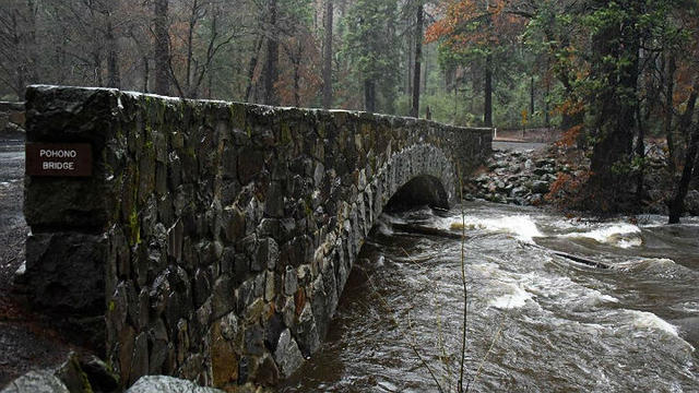 yosemite-pohono-bridge-yosemite-national-park-photo.jpg 