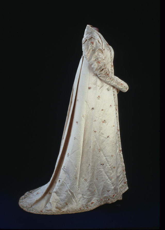 dolley madison gown smithsonian