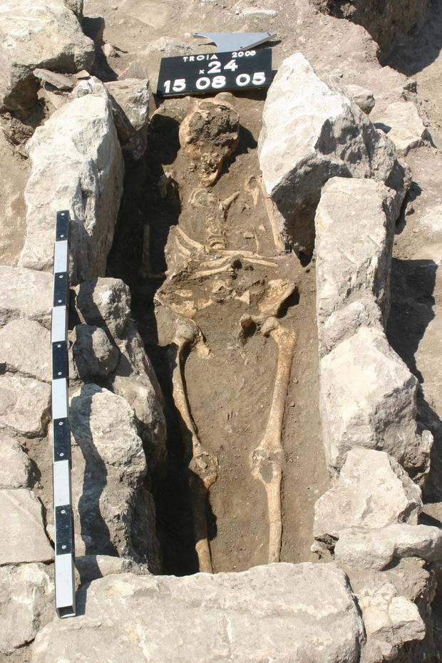 ancient-troy-skeleton.jpg 