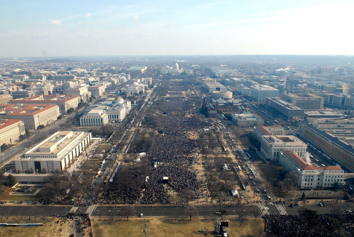 Inauguration Crowd Comparison: Trump's Crowd Size Smaller Than Obama ...