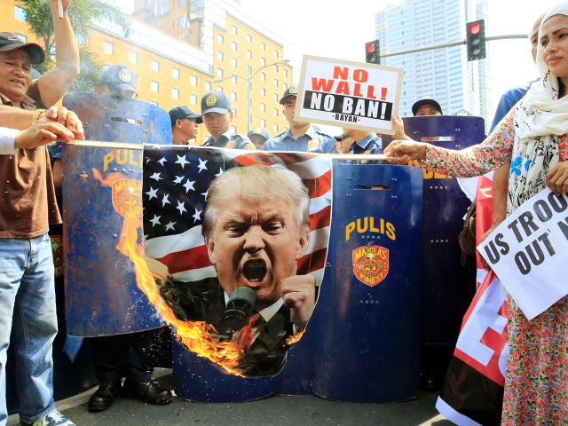 trump-muslim-ban-protest-philippines-1752601639.jpg 