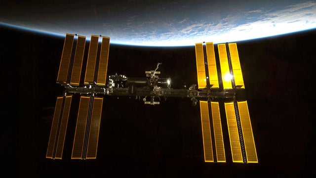 space-station-sunlight.jpg 
