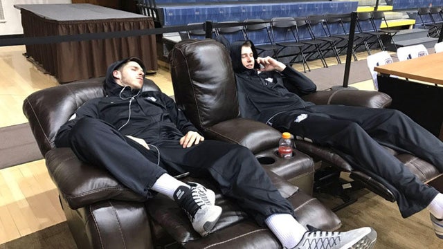 billikens-players-lounging-with-team-bus-missing-020917.jpg 