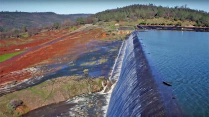 lake-oroville-dam-spillway-2017-2-11.jpg 