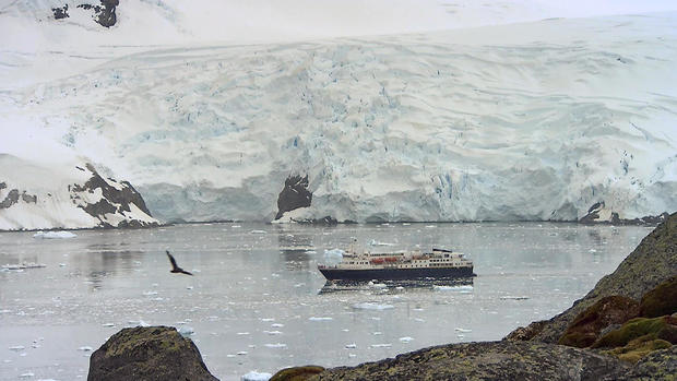 phillips-antarctica-ice-melt-0213en-810581.jpg 