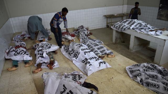 pakistan-isis-shrine-attack-642212450.jpg 