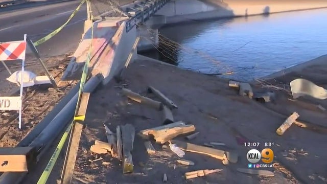 170303-cbs-los-angeles-car-plunge01.jpg 