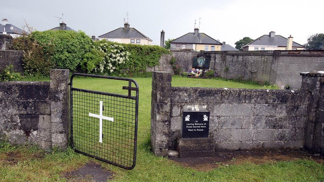tuam-ireland-mass-grave-orphanage-450338550.jpg 