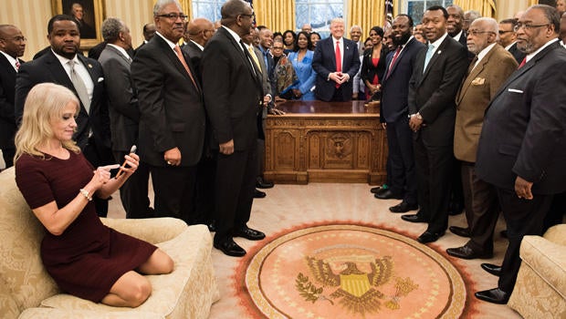 kellyanne-conway-oval-office-couch-620-getty-646021766.jpg 
