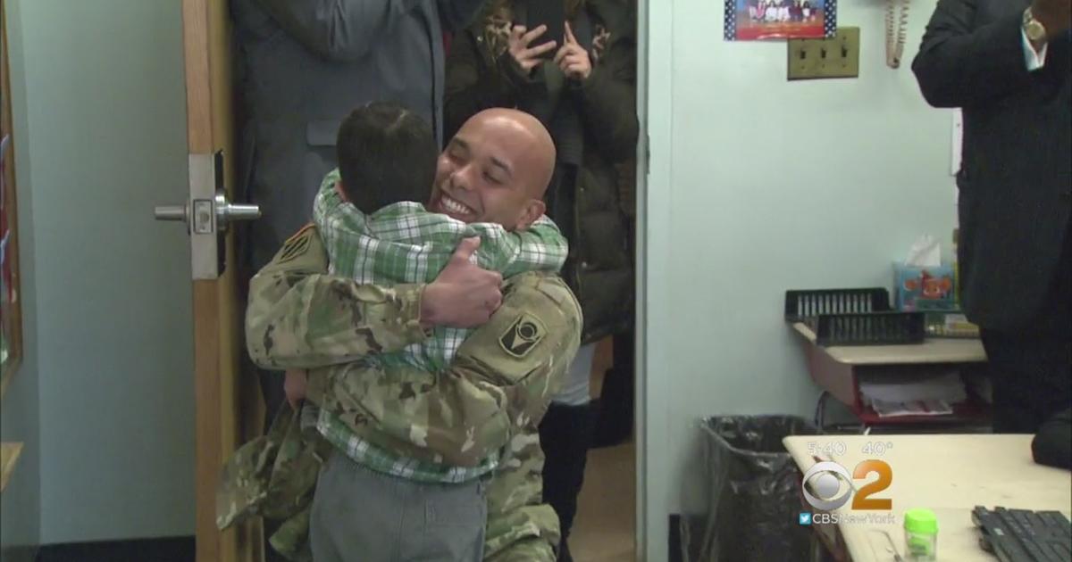 Long Island Soldier Returns From Deployment Surprises Son At School Cbs New York 0936