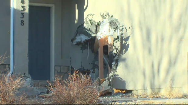 SPRINGS TRUCK INTO HOME 6VO_frame_434 