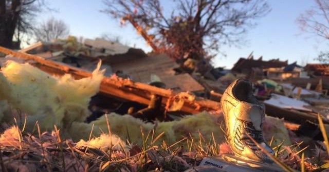 Dozens of homes damaged as severe storms, tornadoes hit Midwest - CBS News