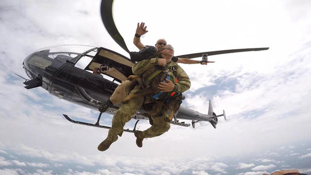d2-patta-skydiving-dogs-carter-redman-pkg-transfer3.jpg 