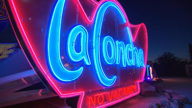 neon-museum-la-concha-night-620.jpg 