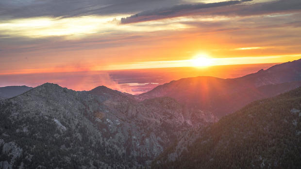 Sunshine Canyon Fire 2 (Michael David Ackerman from Boulder Canyon, Sun sunrise) 