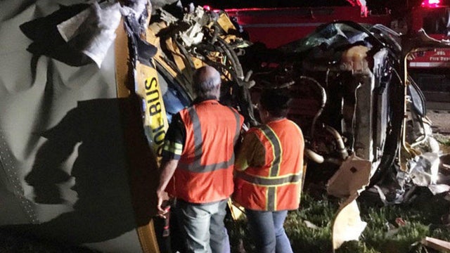 mount-pleasant-texas-high-school-male-track-team-bus-collision-032317.jpg 