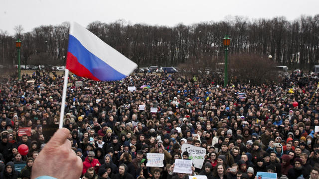 russia-protests-ap-17086106214300.jpg 