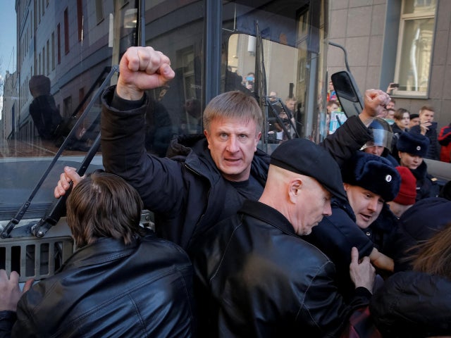 russia-protests-2017-03-26t124210z-631775265-rc1711eb2000-rtrmadp-3-russia-protests-navalny.jpg 